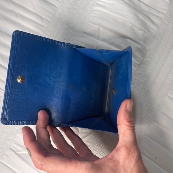 VINTAGE Authentic Epi Blue Luis Vuitton Wallet - Picture 10 of 14